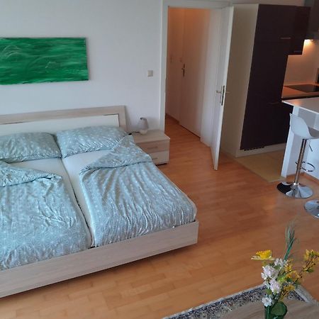 Serviced Apartment With Sunny Balcony Viena Exterior foto