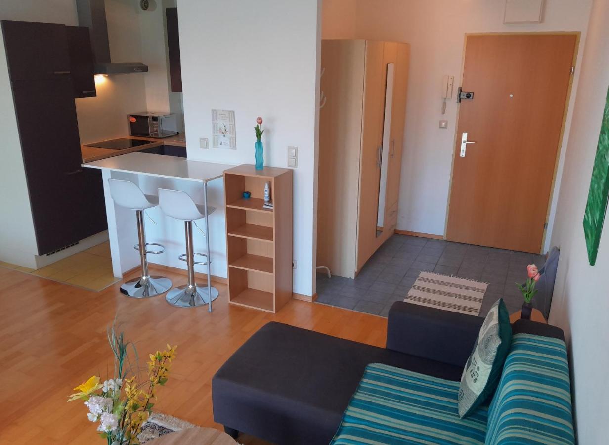 Serviced Apartment With Sunny Balcony Viena Exterior foto