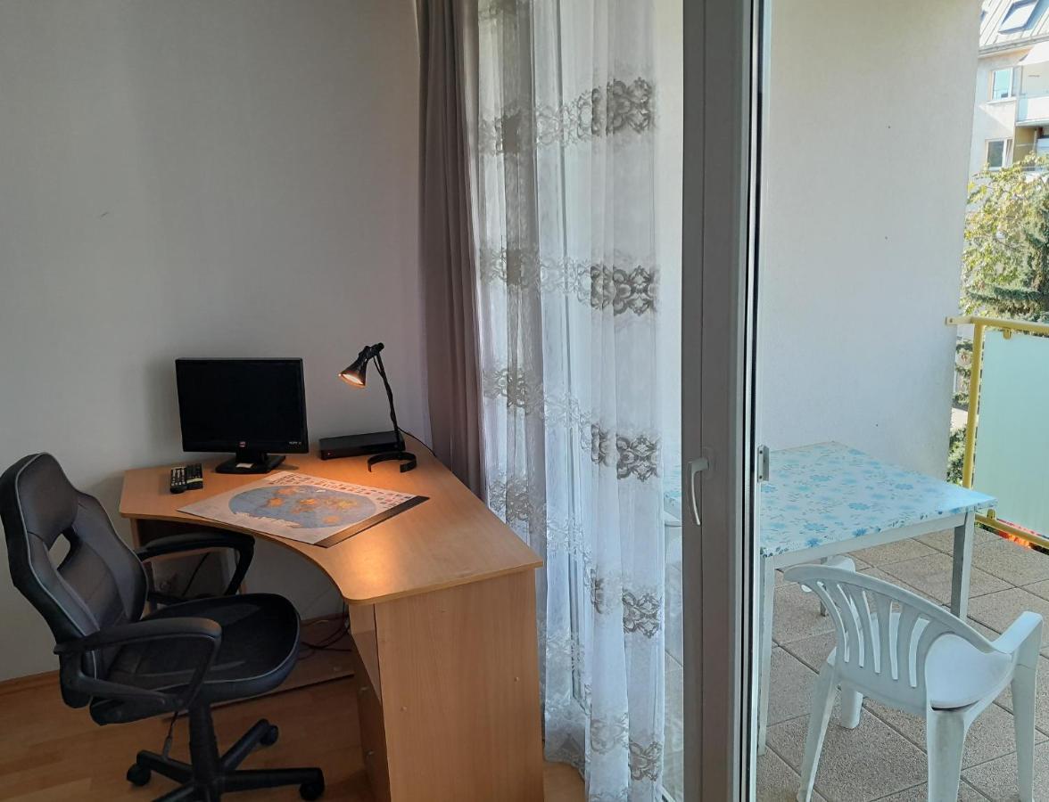 Serviced Apartment With Sunny Balcony Viena Exterior foto